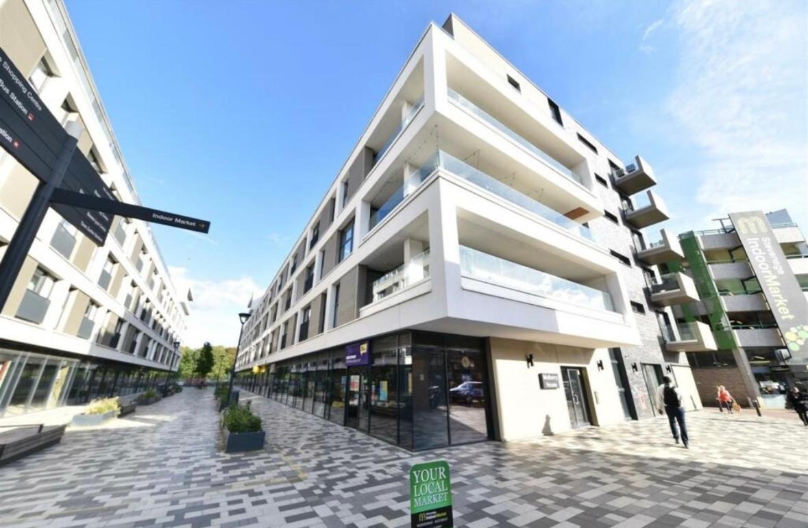 Mulberry House Lägenhet Stevenage Exteriör bild